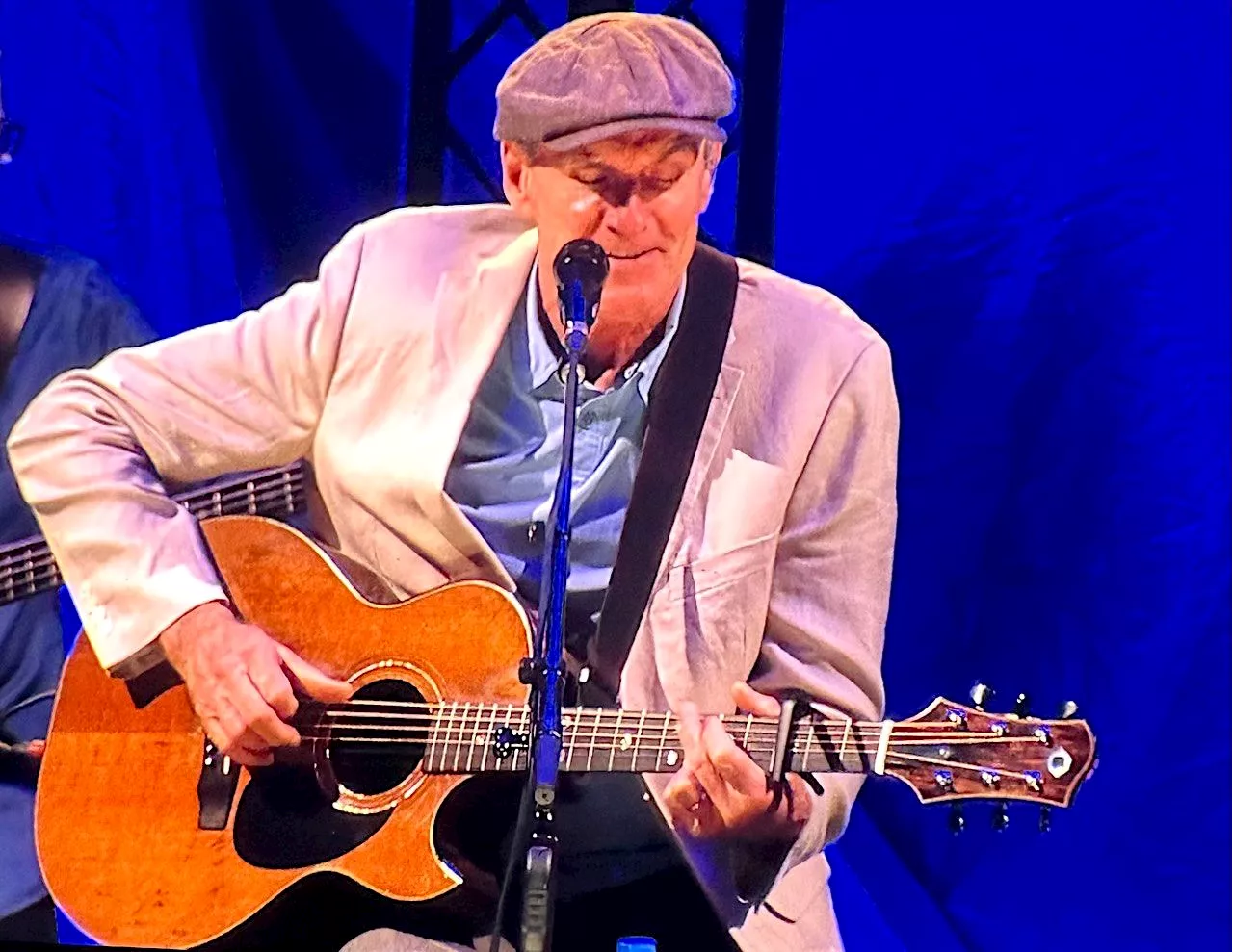 James Taylor in Manila: Songs of comfort for older but (hopefully) wiser souls