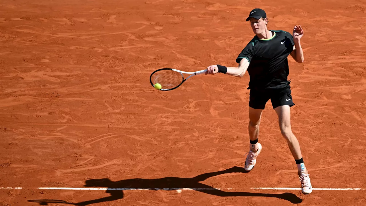 Tennis (Monte-Carlo): battu par Tsitsipas, Sinner n'accable pas l'arbitre malgré une énorme erreur