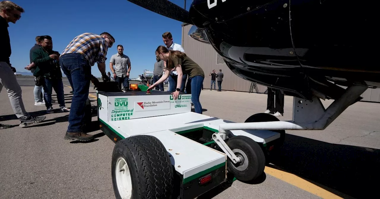 Utah Students Develop Battery-Powered Tug to Tow Planes to the Gate