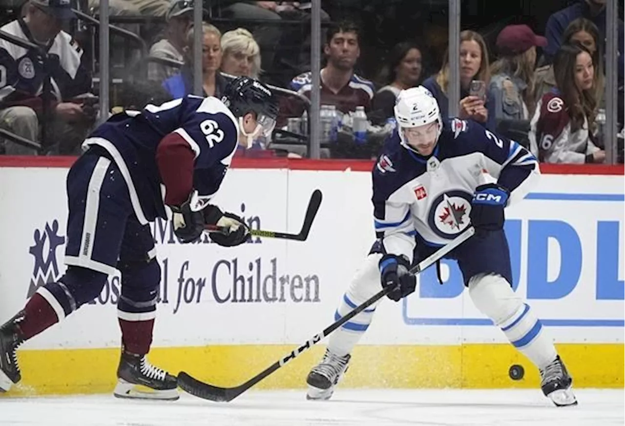 Jets score 4 goals in first period, roll Avalanche 7-0