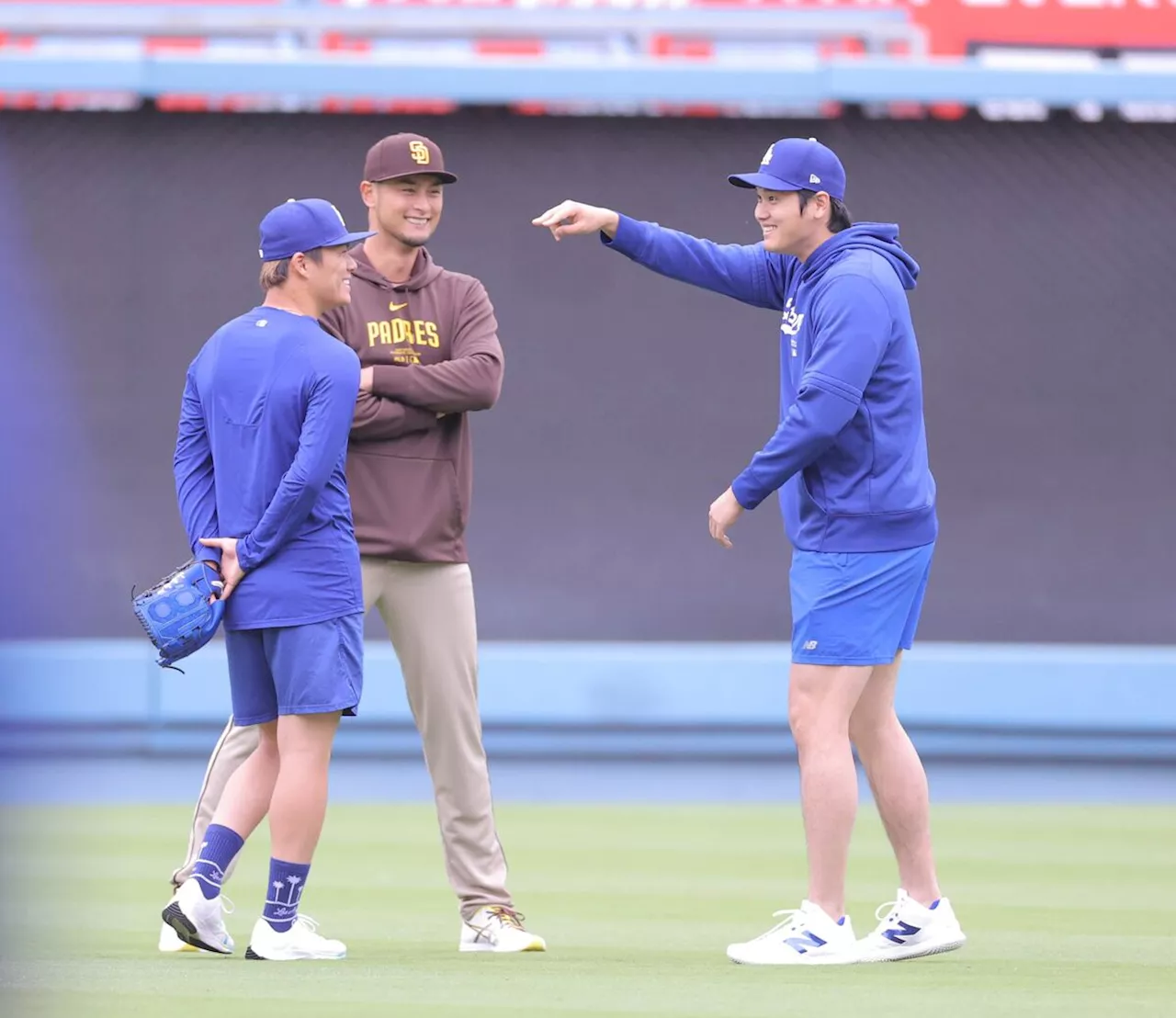 大谷翔平、ダルビッシュ有、山本由伸の侍ジャパン先発トリオが１５分の野球談議 あすはダルＶＳ大谷対決へ