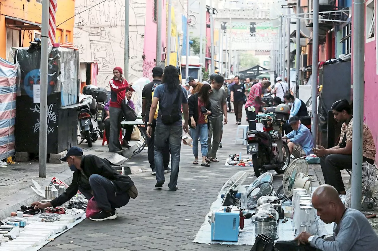 Pasar Karat traders adamant on staying put