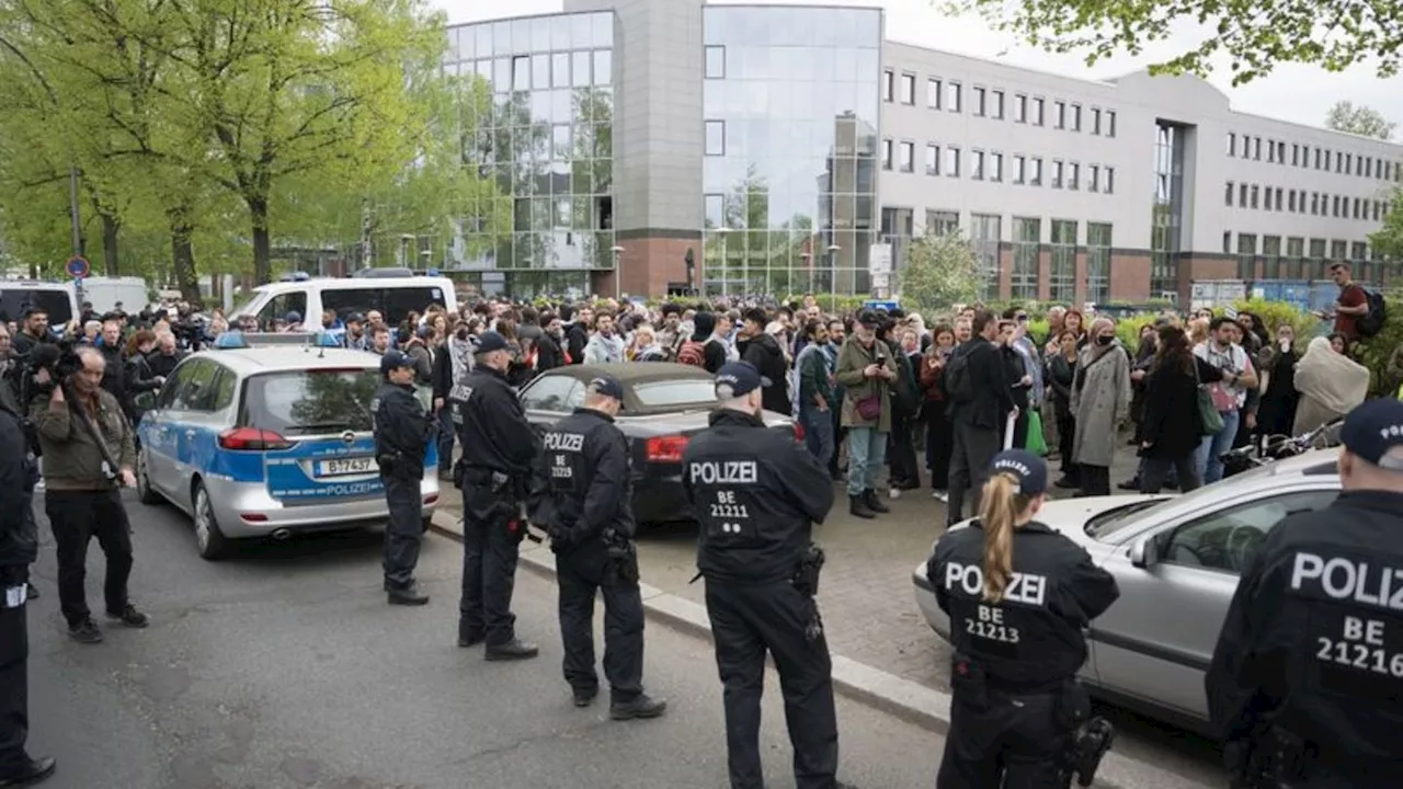 Krieg in Nahost: 'Palästina-Kongress' endet: Berliner Polizei noch im Einsatz