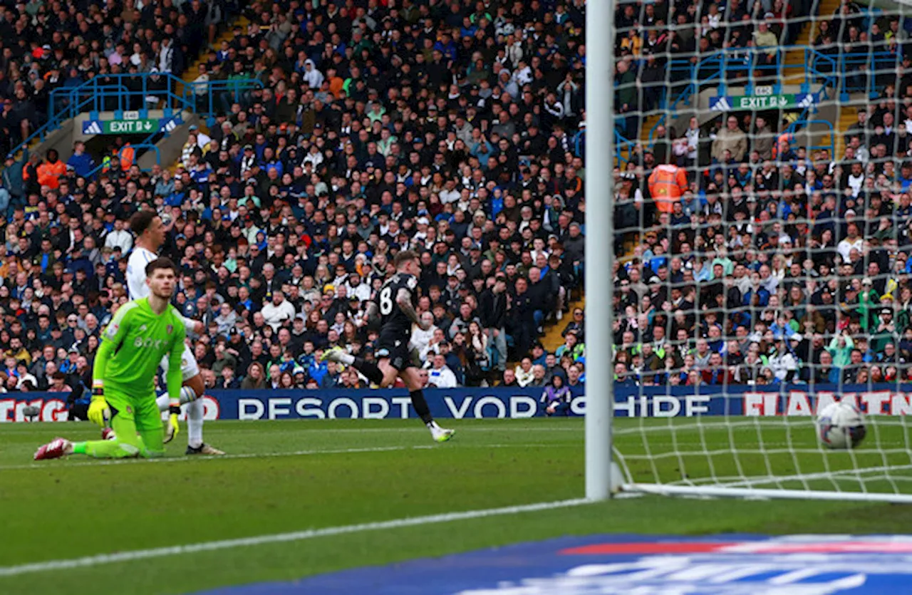 Ireland star Szmodics nets late to dent Leeds' promotion hopes