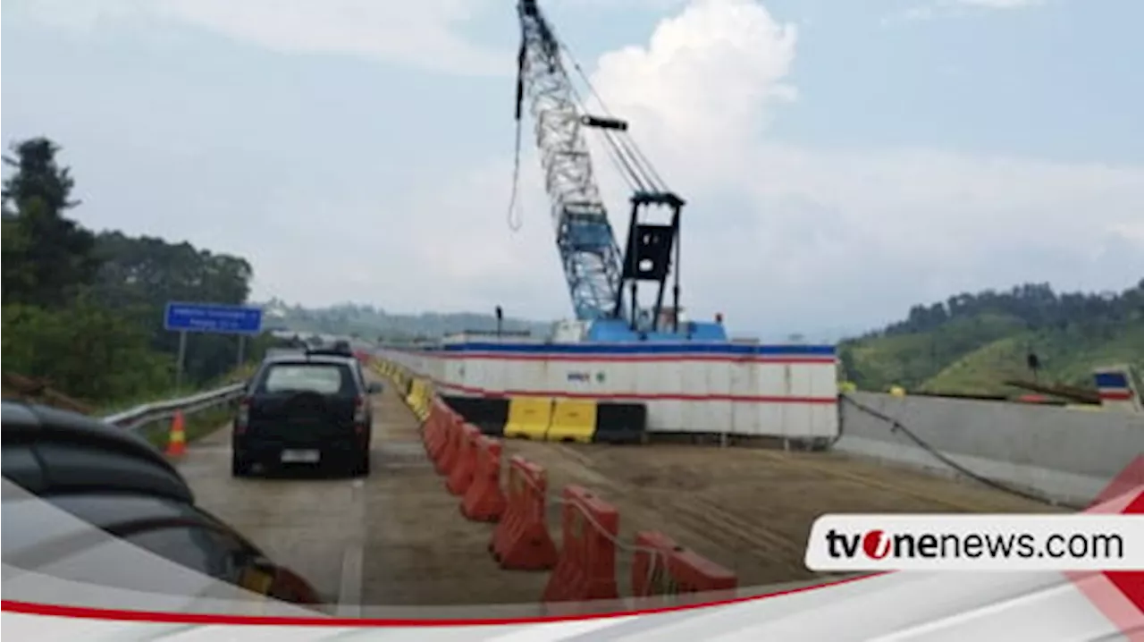 Baru Berfungsi Satu Jalur, Pengemudi Harus Perlambat Kendaraan di Area Longsor Tol Bocimi