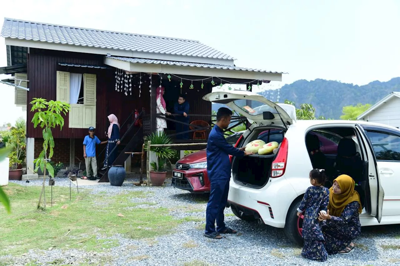 Nikmati Aidilfitri dalam suasana kampung di inap desa Kebun Harumanis Wan Pa