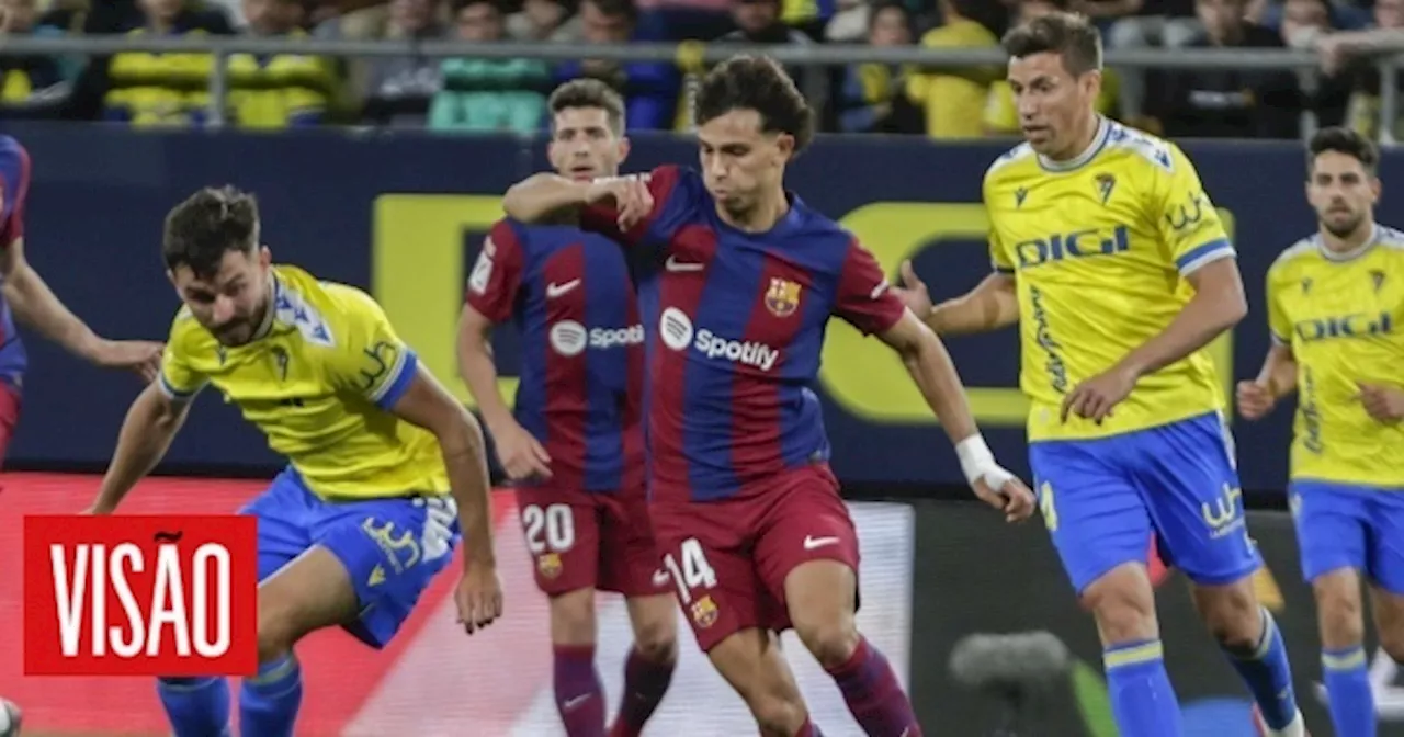 ‘Bicicleta’ de João Félix mantém Barcelona na perseguição possível ao Real Madrid