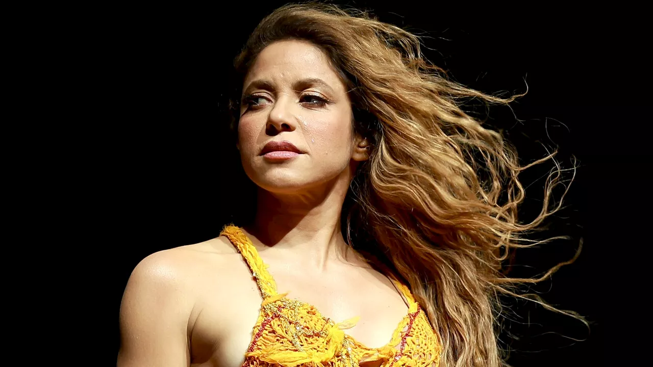 Shakira incendió el escenario de Coachella 2024 con un minivestido boho y botas