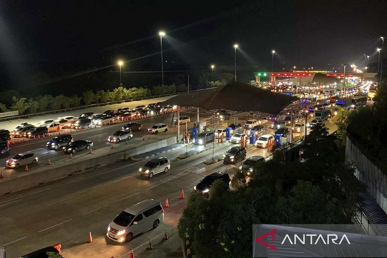 JTT tambah kapasitas lajur 'contraflow' di Tol Jakarta-Cikampek