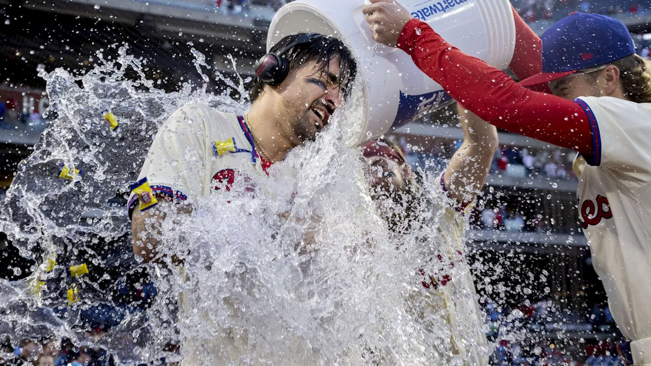 Phillies walk-off the Pirates 4-3