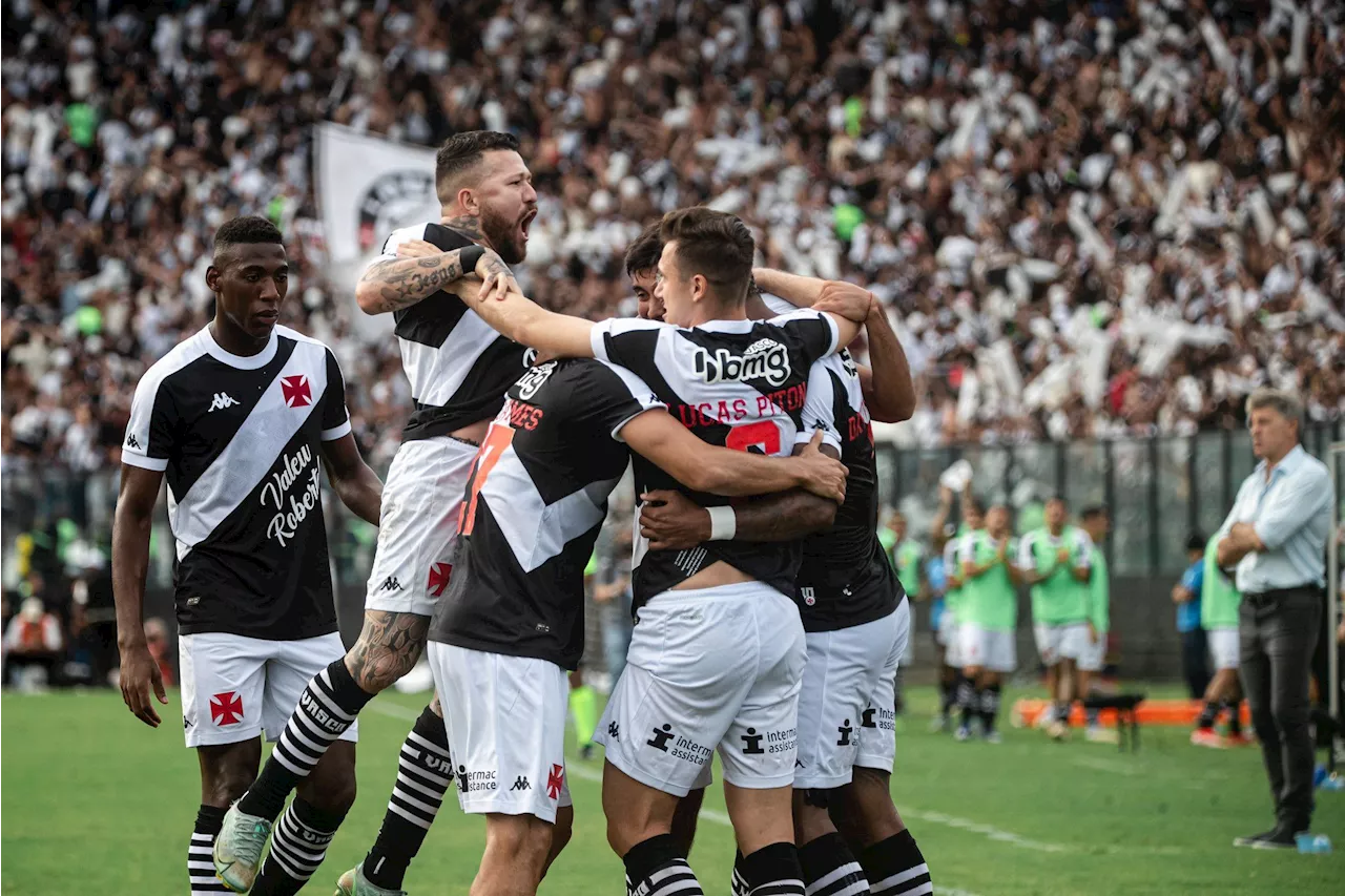 Vasco vence o Grêmio na estreia na Série A do Brasileiro, em São Januário