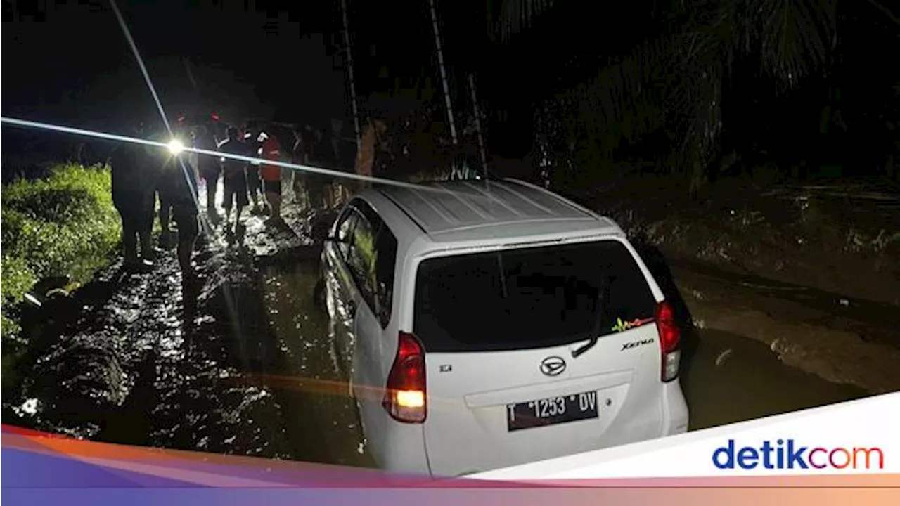 Detik-detik Penemuan Sekeluarga Tewas dalam Mobil Terjebak Lumpur