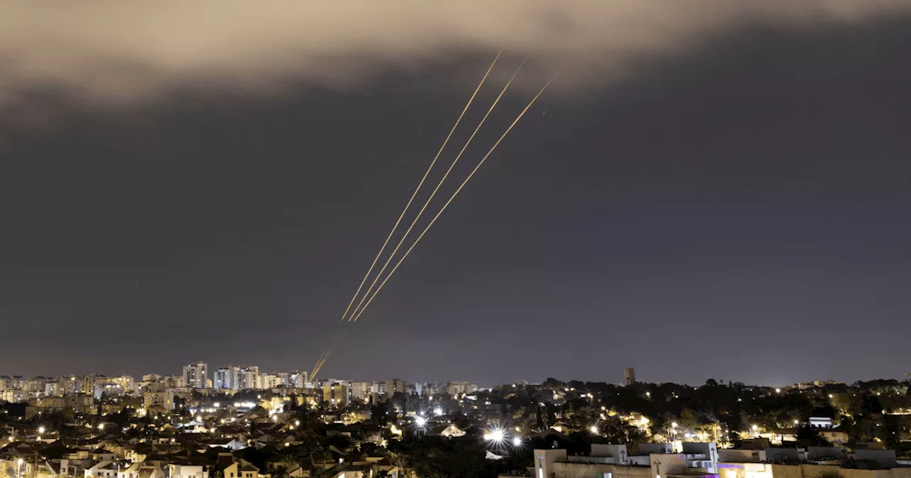 VIDEO: Resuenan explosiones y sirenas de alarma en Jerusalén; Estados Unidos derriba drones lanzados por Irán