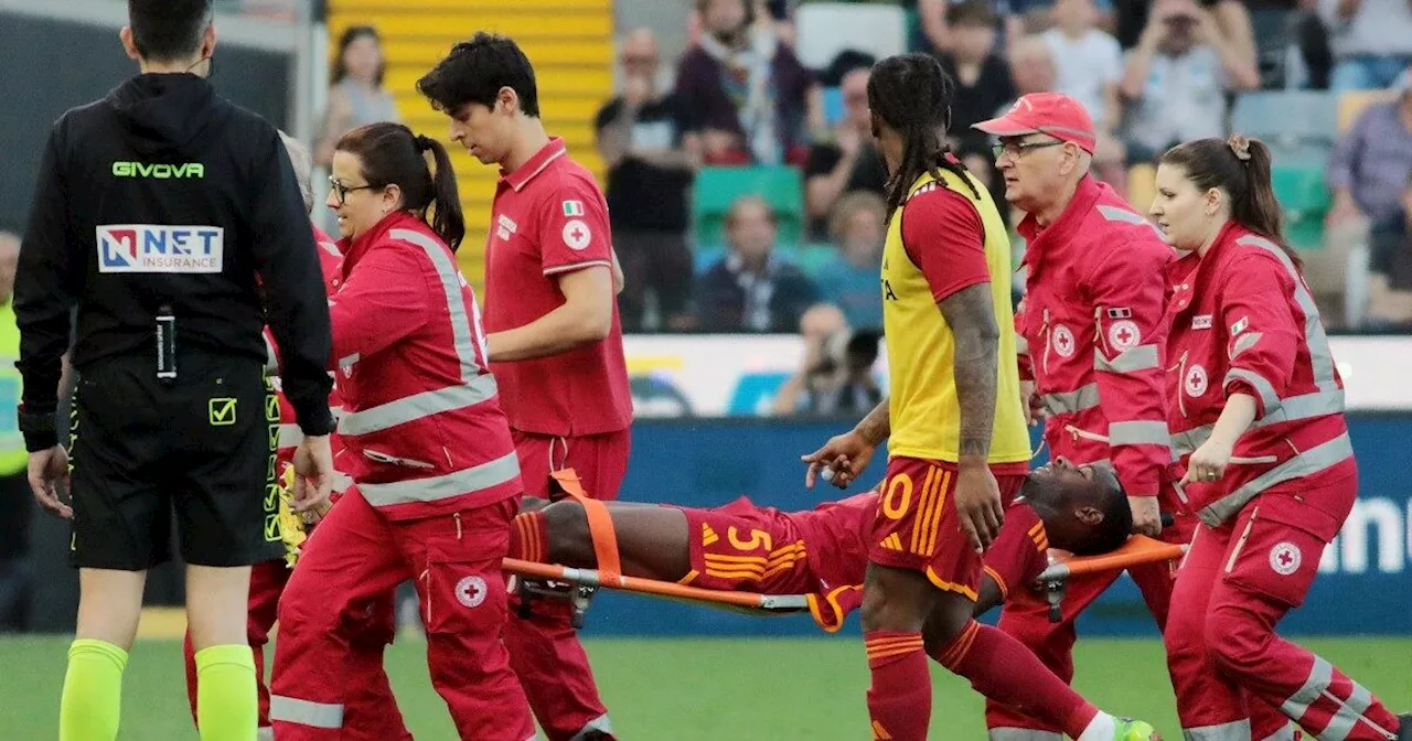 Ndicka, malore in campo per il difensore della Roma: sospesa la partita con l’Udinese