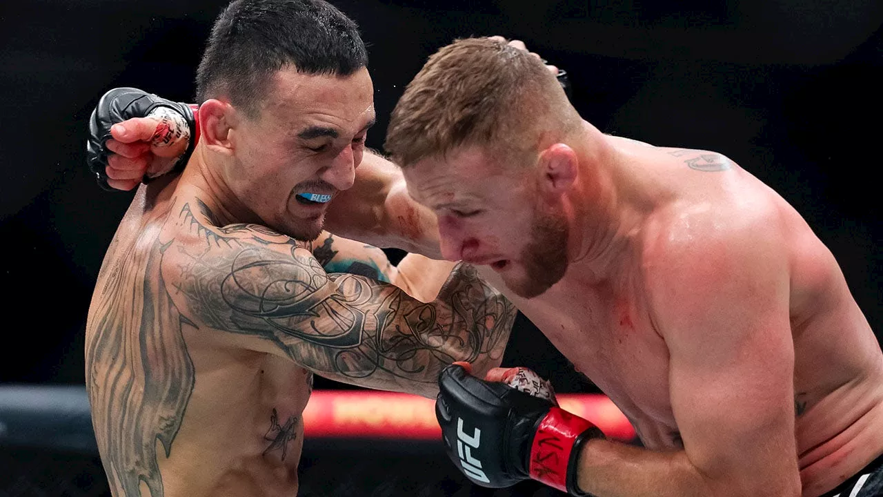 Max Holloway levels Justin Gaethje with epic knockout blow in final seconds of UFC 300 fight