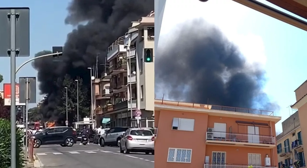 Roma, autobus in fiamme a Tor Sapienza: si alza fumo nero nella zona