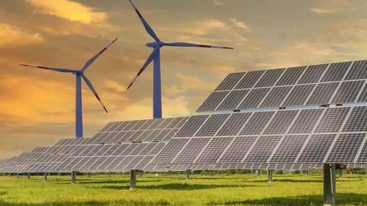 Renewable Energy: बीते वित्त वर्ष रिकार्ड 18 गीगावाट नवीकरणीय ऊर्जा क्षमता बढ़ी, लक्ष्य के लिए बढ़ानी होगी कैपिसिटी