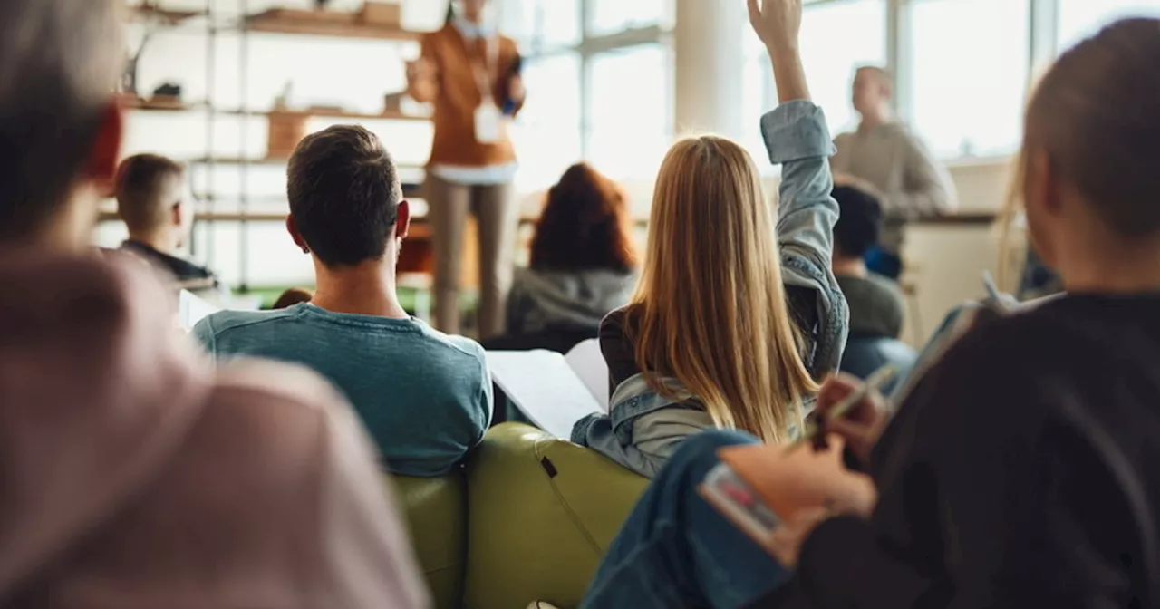 Scuola chiusa per il Ramadan, pugno duro di Valditara: "Non sarà più possibile"