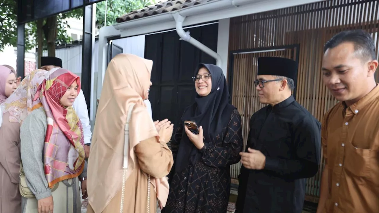 Antusias Masyarakat Ikut Open House ke Kediaman Bupati Ipuk