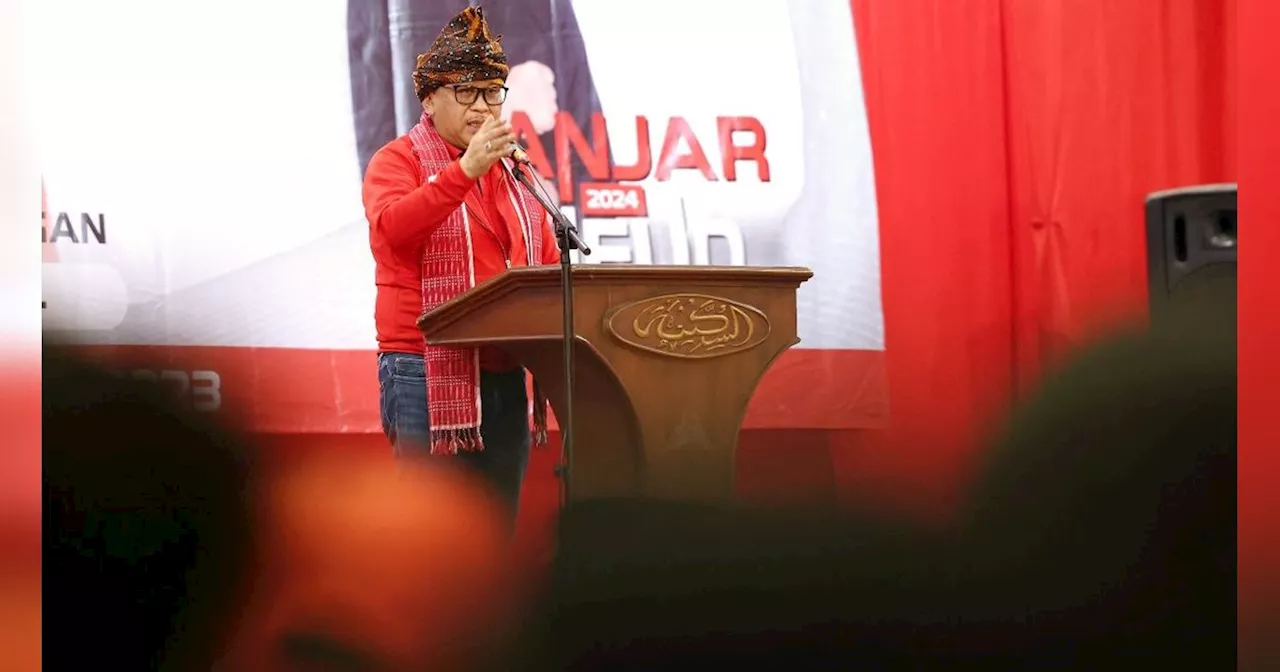 Hasto Minta Jokowi Janji Depan Rakyat Tak Ambil Alih PDIP dan Golkar