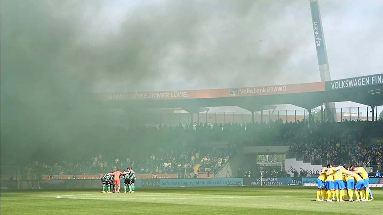 Eintracht Braunschweig - Hannover 96: Viel Rauch um ein 0:0 im Derby