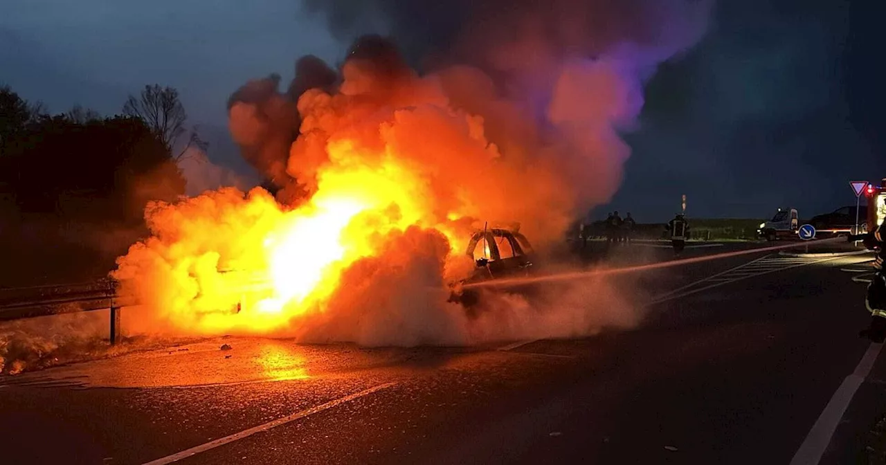 Mehrere Fahrzeugbrände im Kreis Höxter innerhalb kurzer Zeit