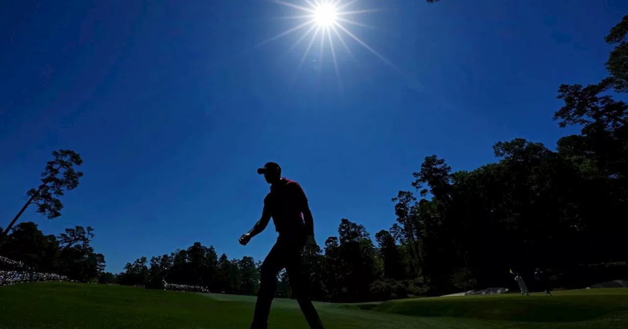 Golf-Woods unable to conjure Masters magic in forgettable final round