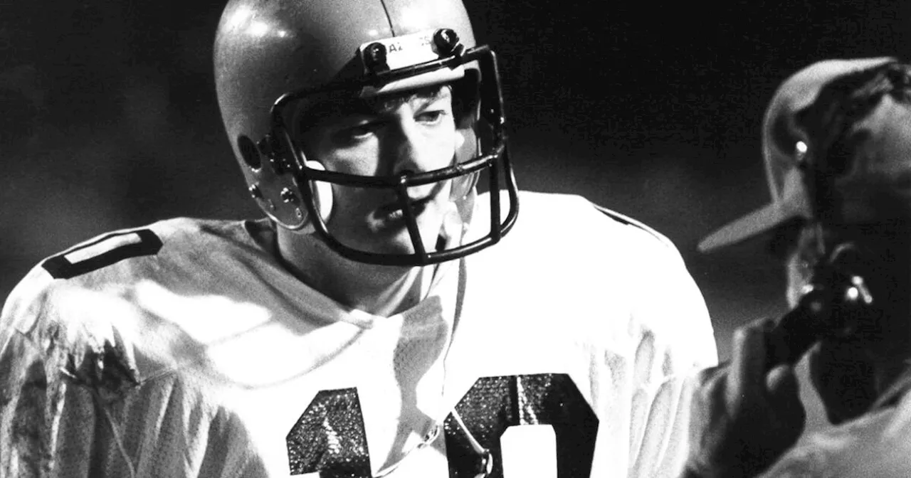 Joe Davis, who quarterbacked Aztecs to huge 1977 win over Florida State, has died