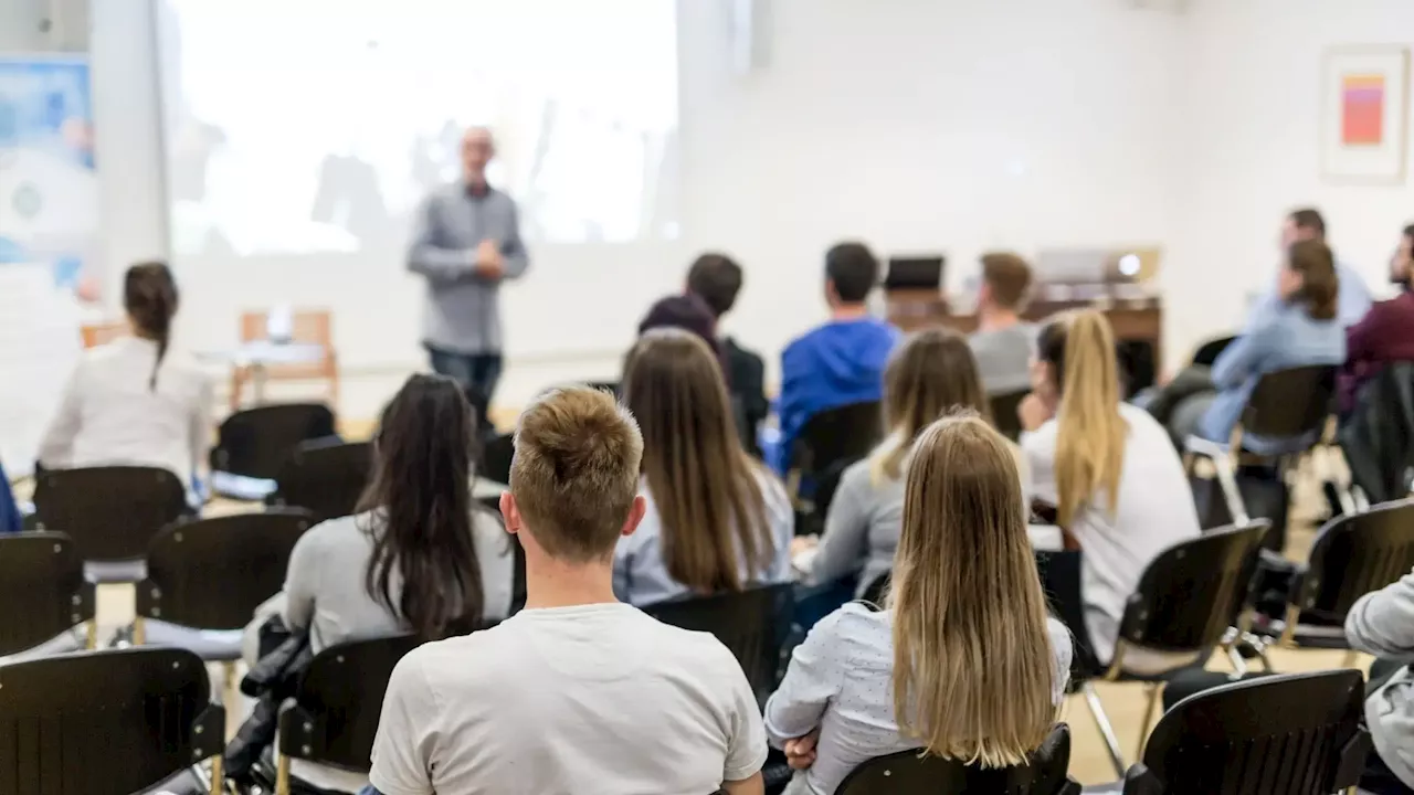 Ensino superior com 55 mil vagas, mais 158 do que no ano passado