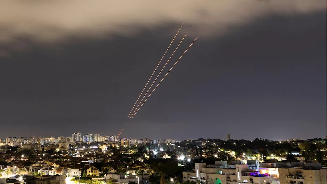 Erste Angriffswelle auf Israel: Mehr als 300 Drohnen und Raketen abgefeuert