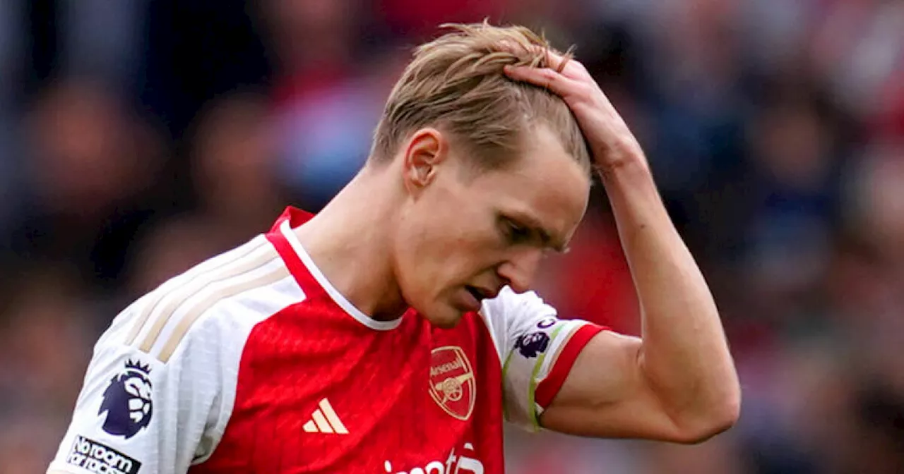 Martin Ødegaard ve Arsenal Premier Lig'deki liderliği kaybetti