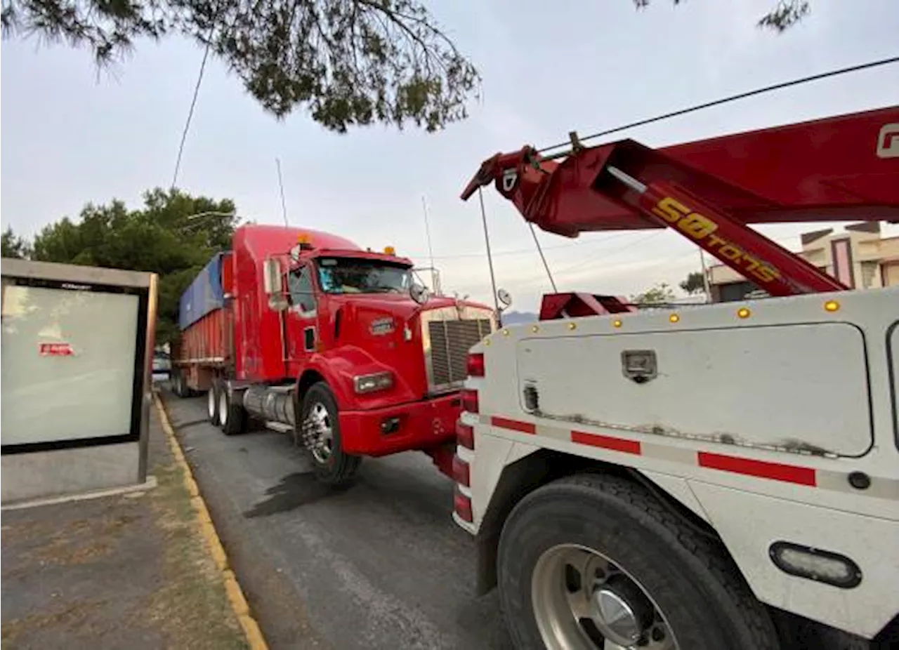 Incautan tráiler con cristal en la carretera a Monclova