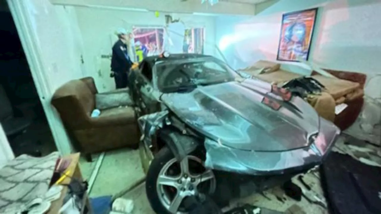 Chevrolet Camaro does best Mustang impression in serious Florida crash