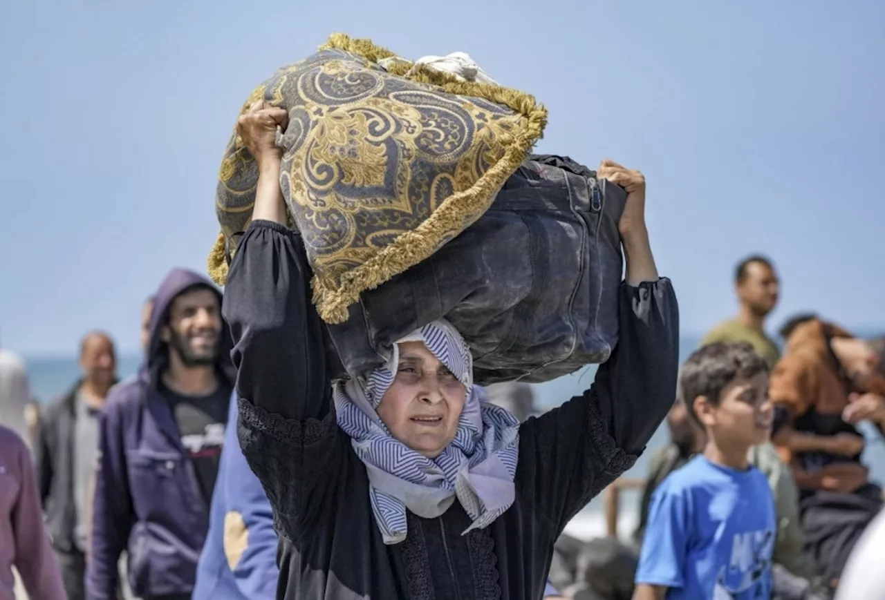 الفلسطينيون يواجهون التحذيرات مجددا من العودة إلى الشمال