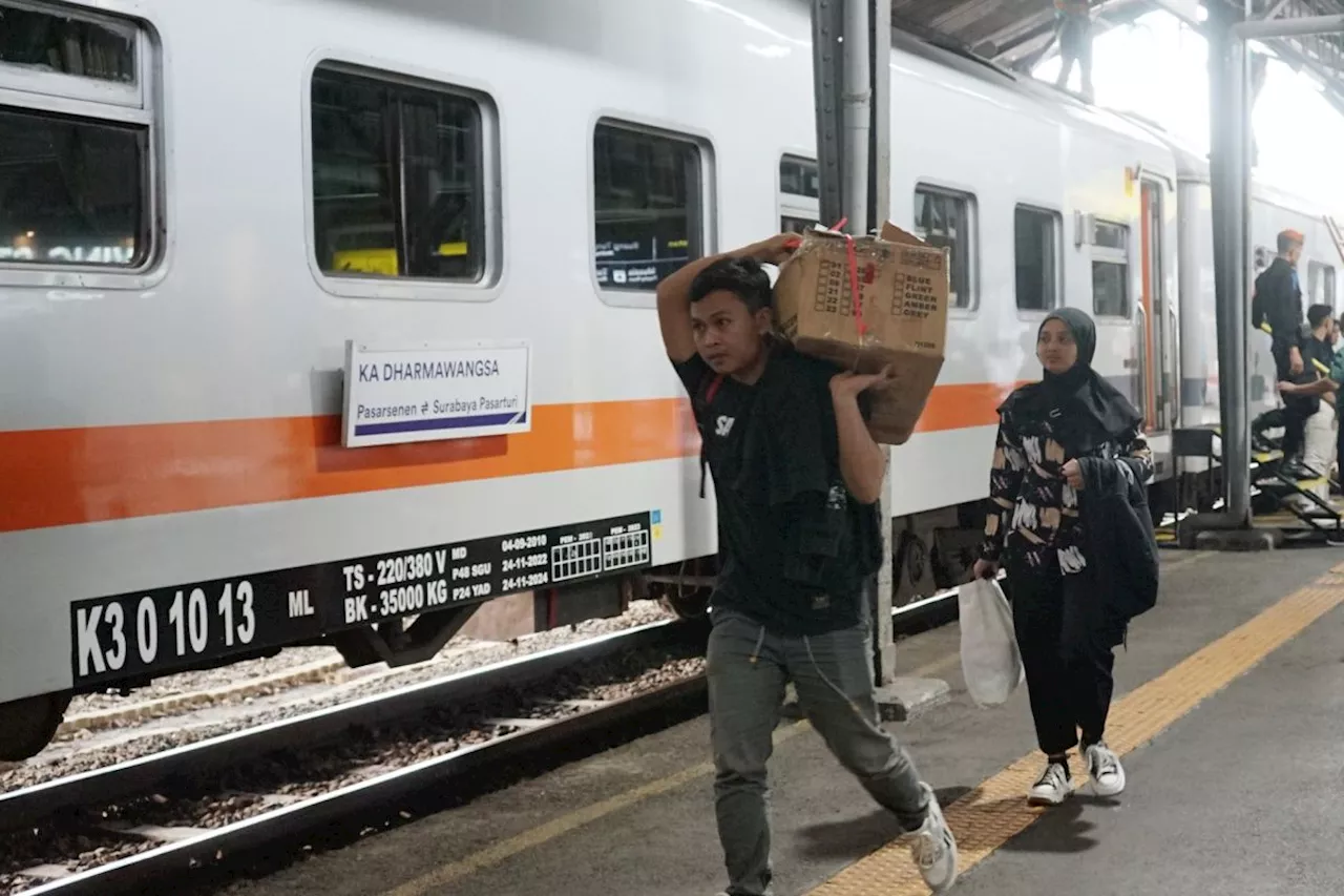 Puncak Arus Mudik Lebaran di Stasiun Semarang Tawang Telah Terlewati