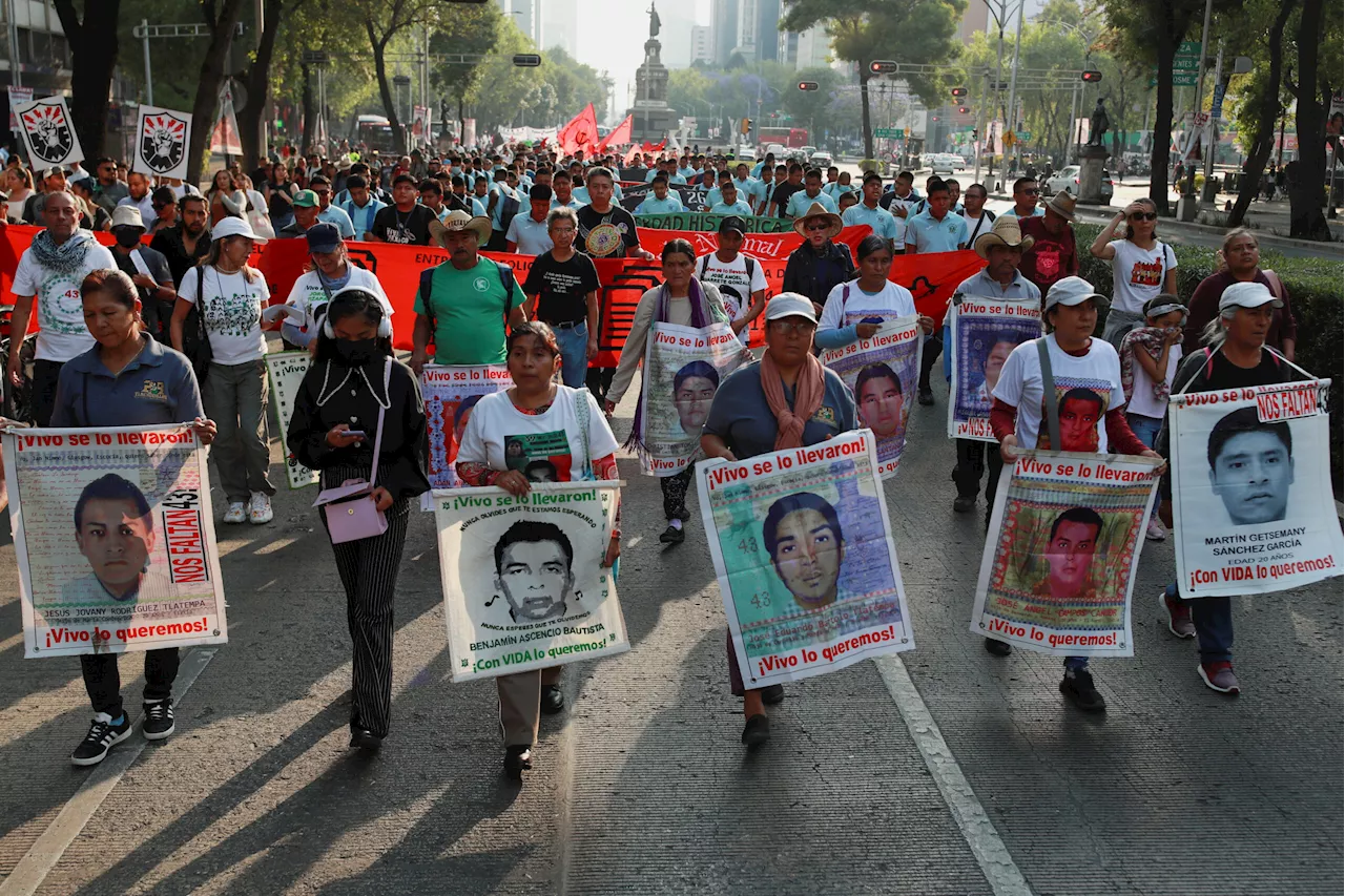 López Obrador descarta riesgo electoral por protestas de familias de los estudiantes desaparecidos de Ayotzinapa