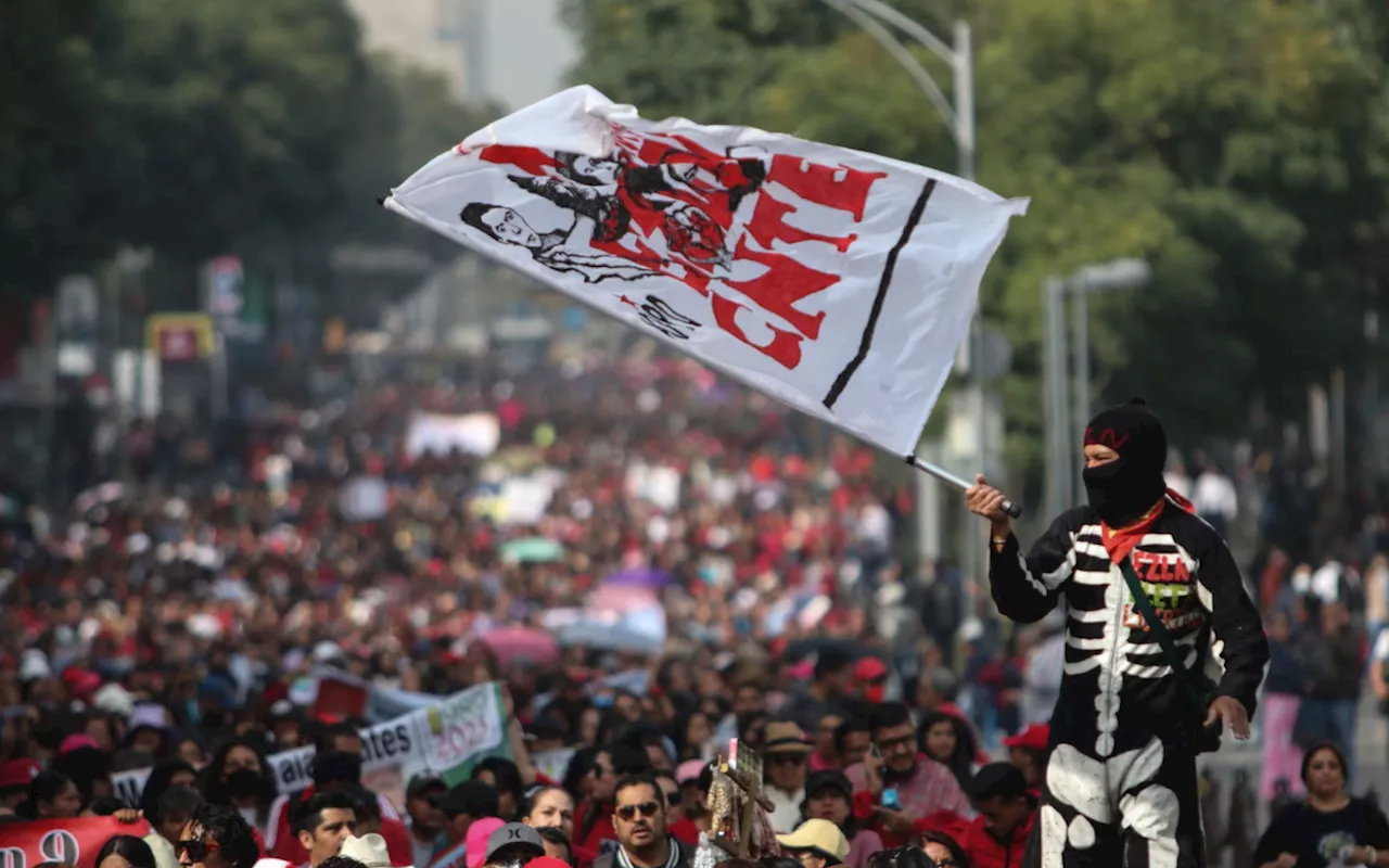 Marcha de la CNTE en Ciudad de México