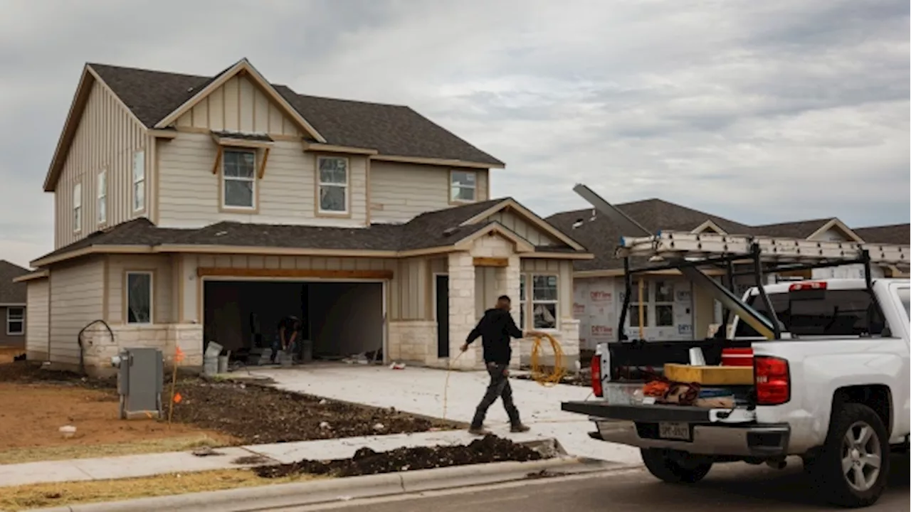 US Homebuilder Sentiment Stalls as Buyers Wait for Rates to Drop