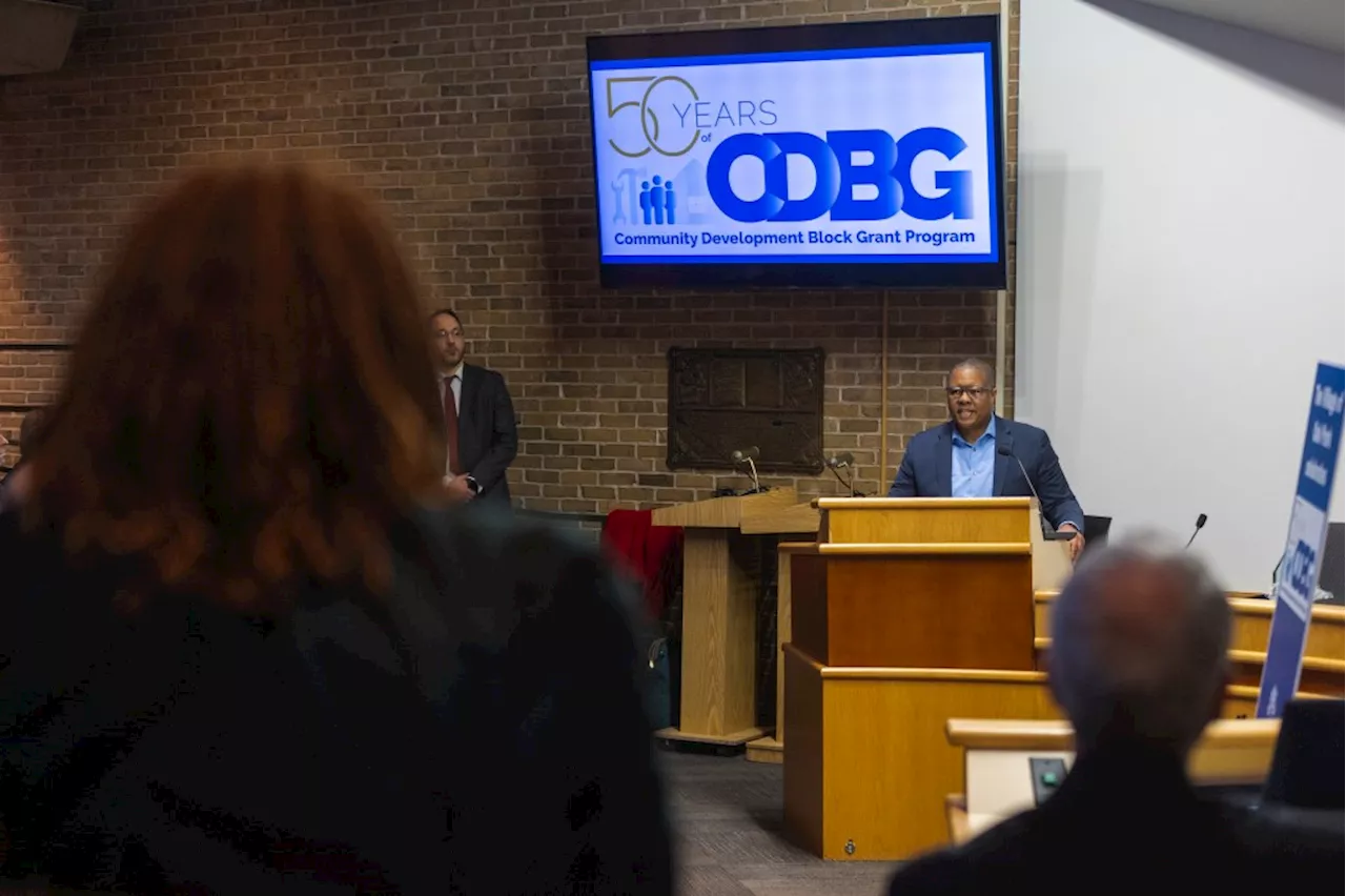 U.S. Rep. Danny Davis among local people, orgs recognized at CDBG honor in Oak Park