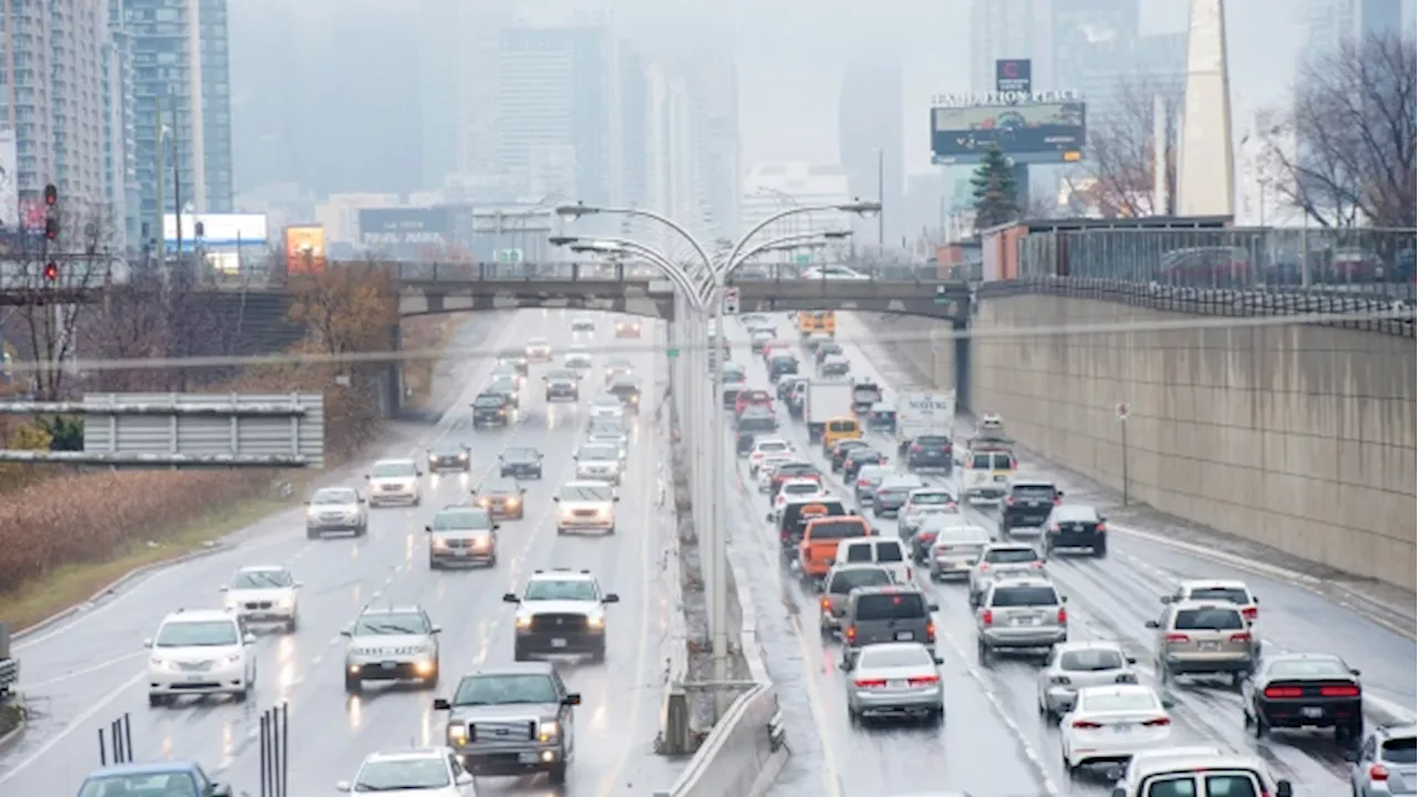 Gardiner Expressway reduced to 2 lanes in each direction for 3 years