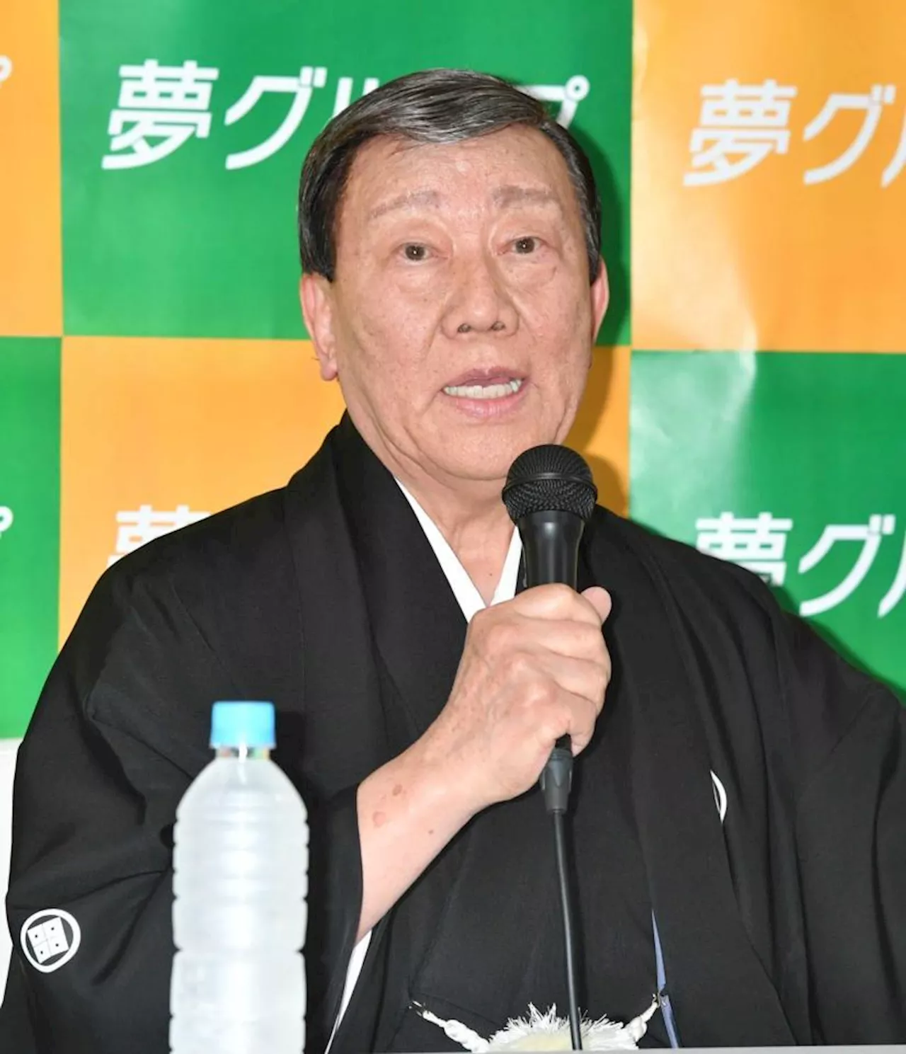 橋幸夫「謝罪会見」を開催 歌手引退を撤回「私はもうやめません」