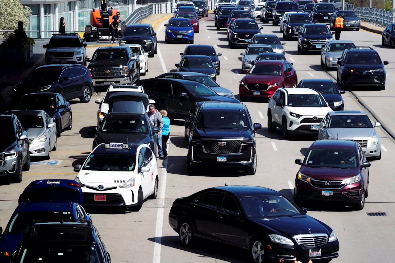 Multiple pro-Palestinian protesters arrested for blocking traffic to Chicago’s O’Hare airport