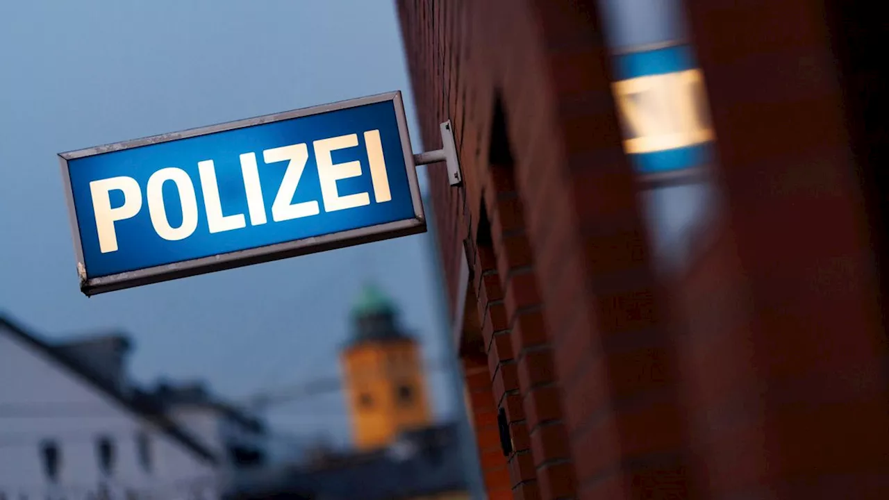 Landkreis Neu-Ulm: Zweijähriger büxt nachts aus – und wird von Zeitungsboten zur Polizei gebracht