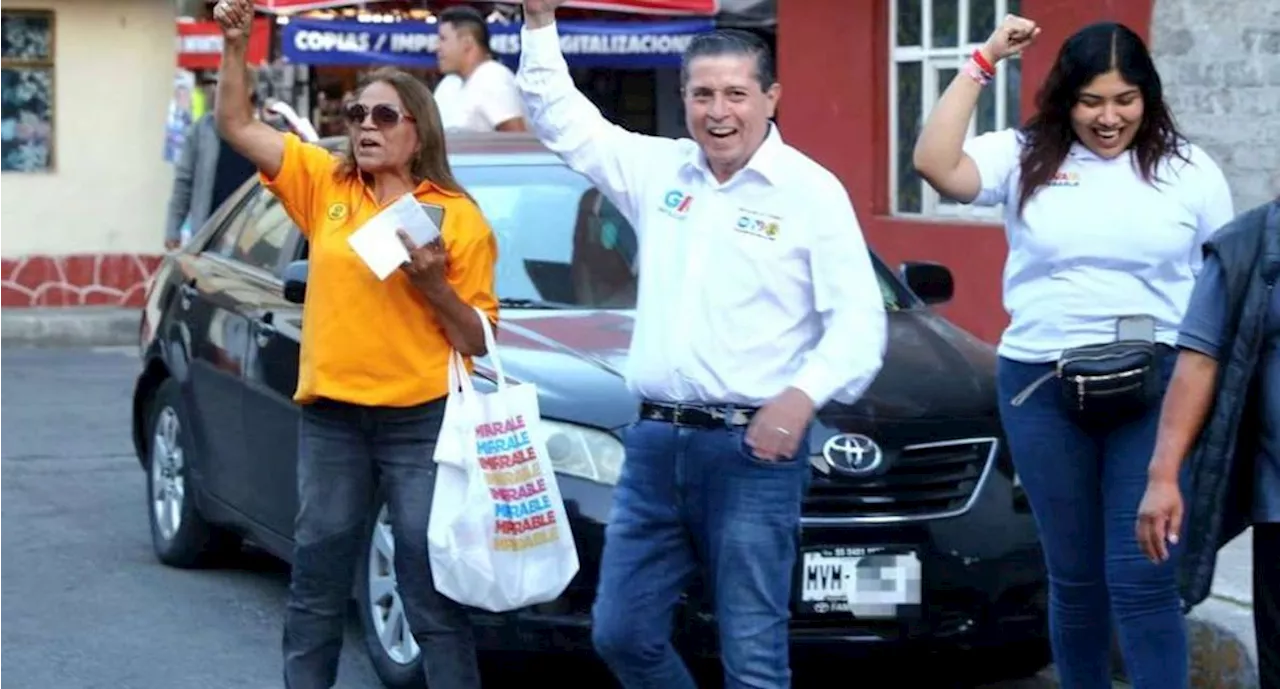 Gutiérrez Aguilar camina las calles del norte de la colonia Pedregal de Santo Domingo