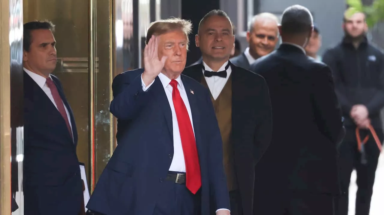 Donald Trump har anlänt till domstolen