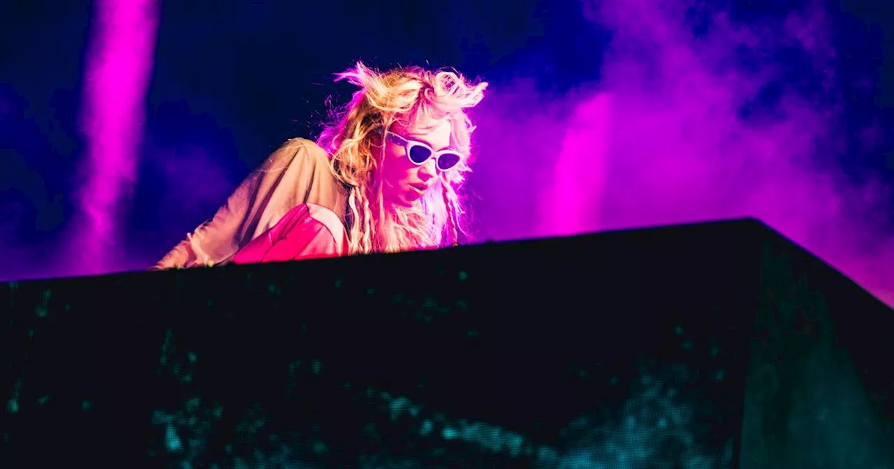 Grimes Apologises After 'Chaotic' Set At Coachella Is Blighted With Issues