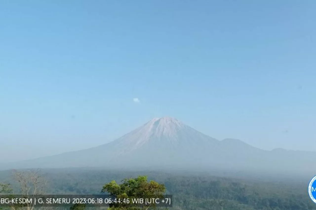 Masyarakat Diminta Waspada Potensi Awan Panas Gunung Semeru