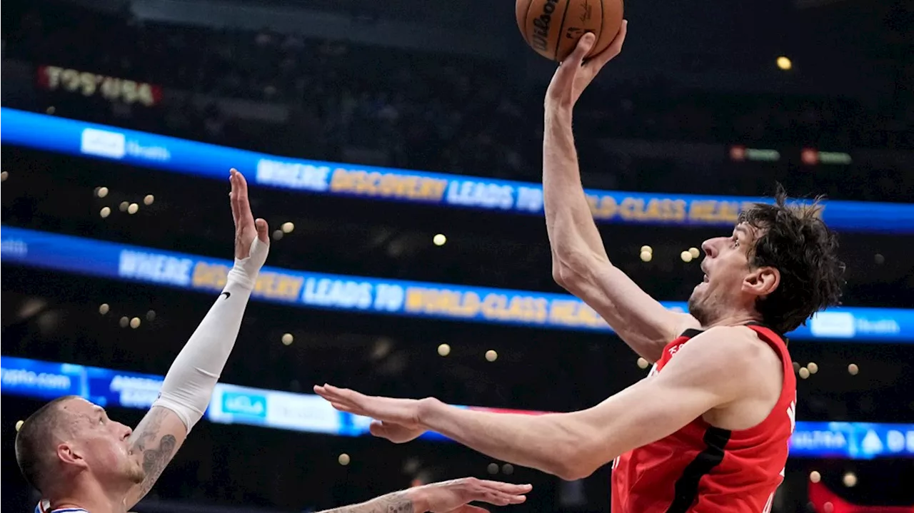  Broadcasters say Rockets' Boban Marjanović missed free throw on purpose to win LA fans free chicken