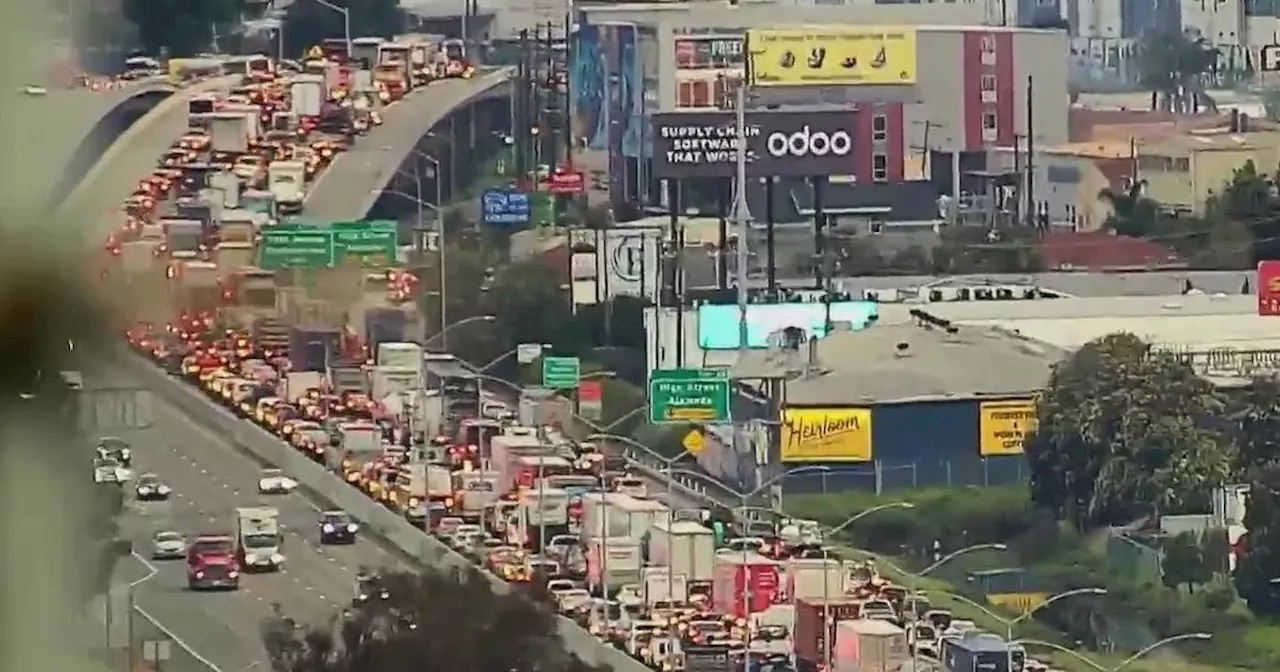 Accident, protest block northbound lanes of I-880 in Oakland