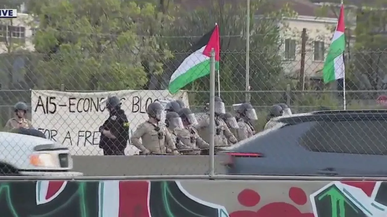 'Free Palestine' protesters block part of I-880 in Oakland